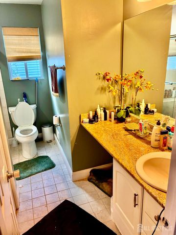 125 wainwright Drive, Matawan, NJ 07747