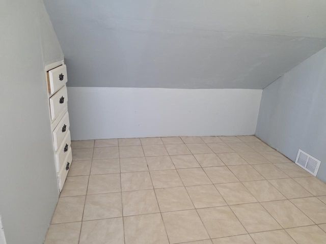 1608 S Memorial DRIVE, Racine, WI 53403