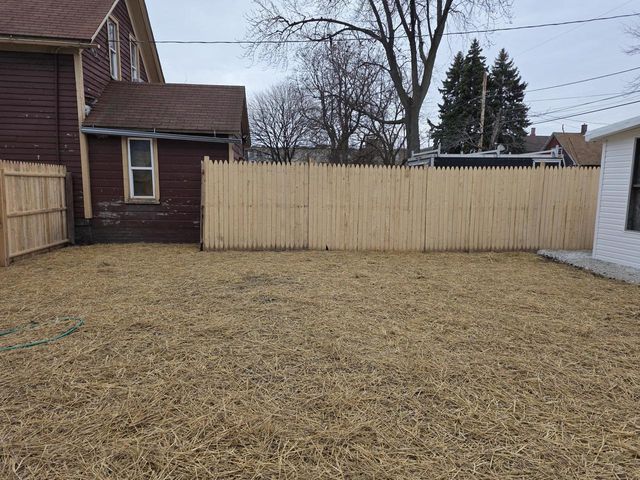 1608 S Memorial DRIVE, Racine, WI 53403