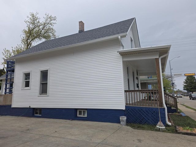 1608 S Memorial DRIVE, Racine, WI 53403