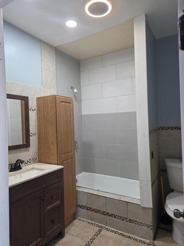 1608 S Memorial DRIVE, Racine, WI 53403