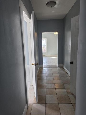 1608 S Memorial DRIVE, Racine, WI 53403