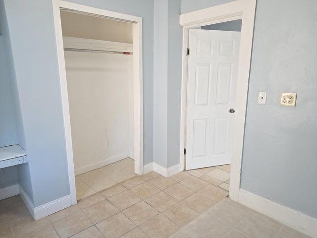 1608 S Memorial DRIVE, Racine, WI 53403