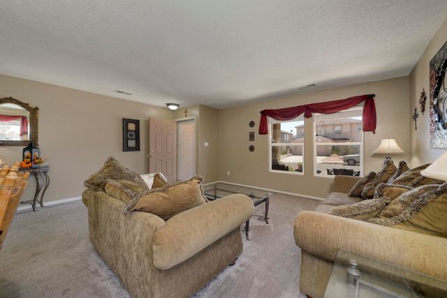 7619 Stadler Avenue NW, Albuquerque, NM 87114