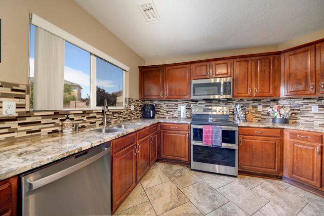 7619 Stadler Avenue NW, Albuquerque, NM 87114