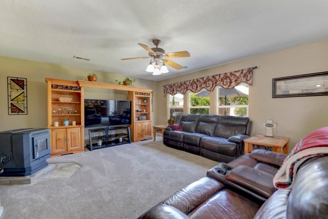 7619 Stadler Avenue NW, Albuquerque, NM 87114