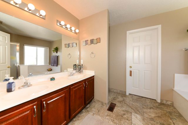 7619 Stadler Avenue NW, Albuquerque, NM 87114