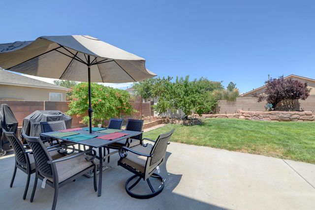 7619 Stadler Avenue NW, Albuquerque, NM 87114