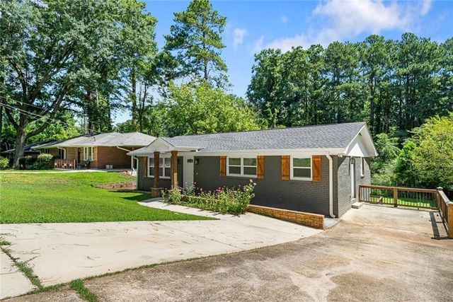 2128 Mark Trail, Decatur, GA 30032