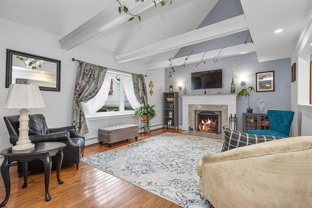 2 Howard Ln, Lakeville, MA 02347