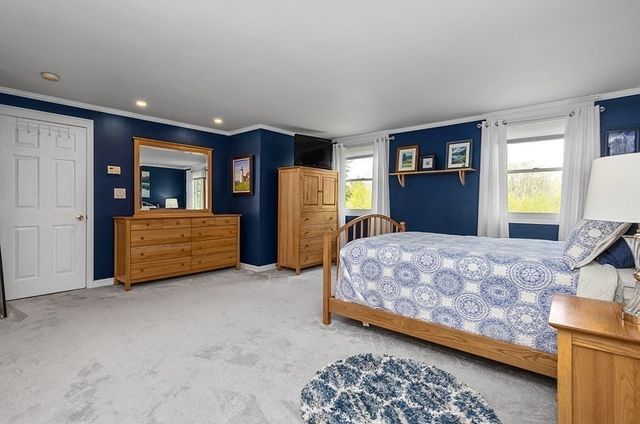 2 Howard Ln, Lakeville, MA 02347