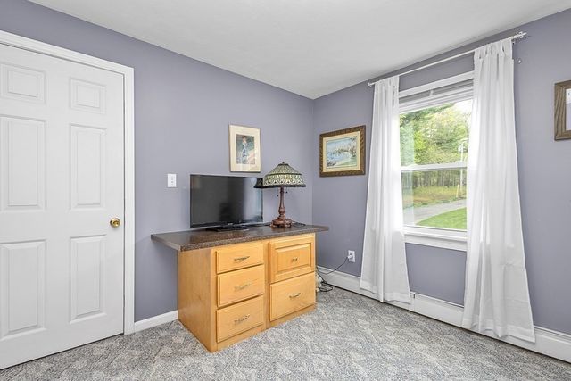 2 Howard Ln, Lakeville, MA 02347