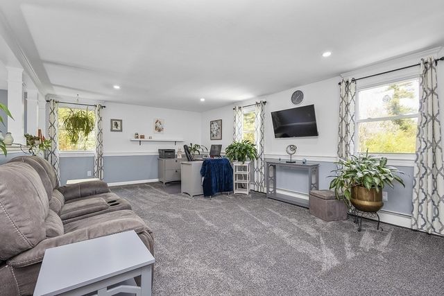2 Howard Ln, Lakeville, MA 02347