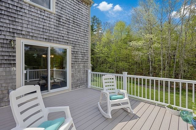 2 Howard Ln, Lakeville, MA 02347