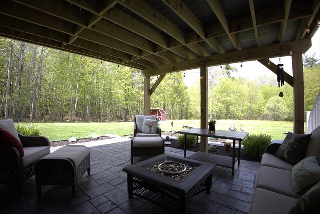 2 Howard Ln, Lakeville, MA 02347