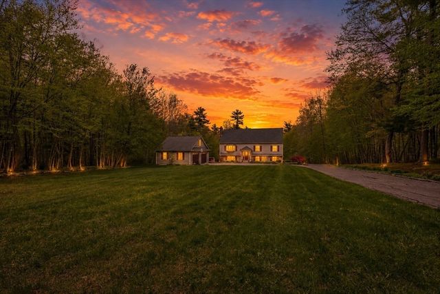 2 Howard Ln, Lakeville, MA 02347
