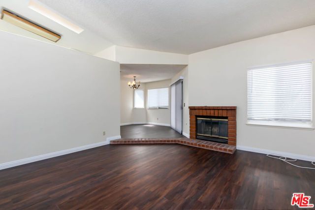 1010 E Avenue J6, Lancaster, CA 93535