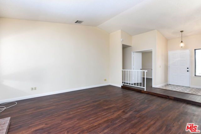 1010 E Avenue J6, Lancaster, CA 93535