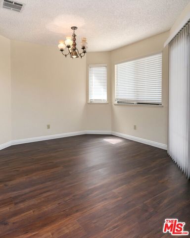 1010 E Avenue J6, Lancaster, CA 93535