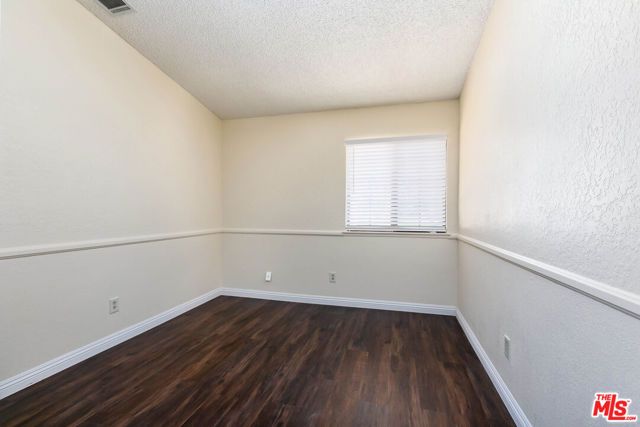 1010 E Avenue J6, Lancaster, CA 93535