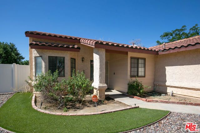1010 E Avenue J6, Lancaster, CA 93535
