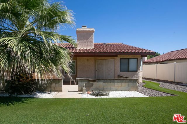 1010 E Avenue J6, Lancaster, CA 93535