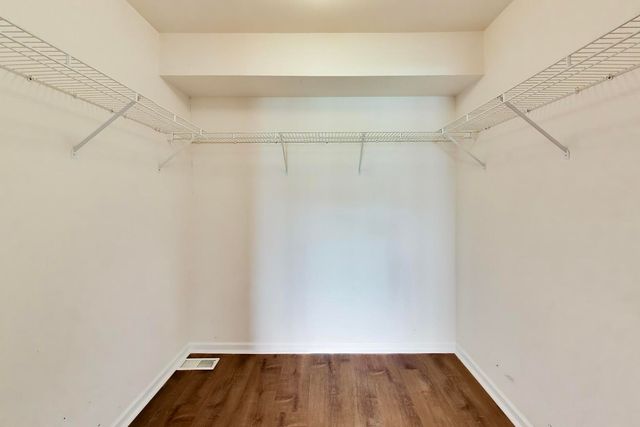 2710 Old Woods Trail, Plainfield, IL 60586