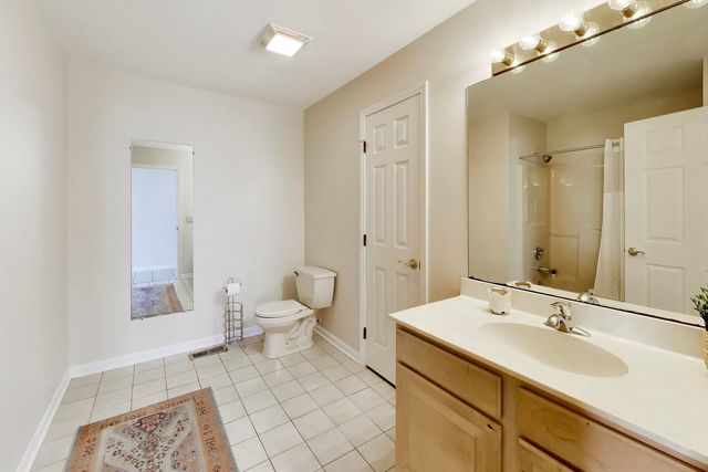 2710 Old Woods Trail, Plainfield, IL 60586