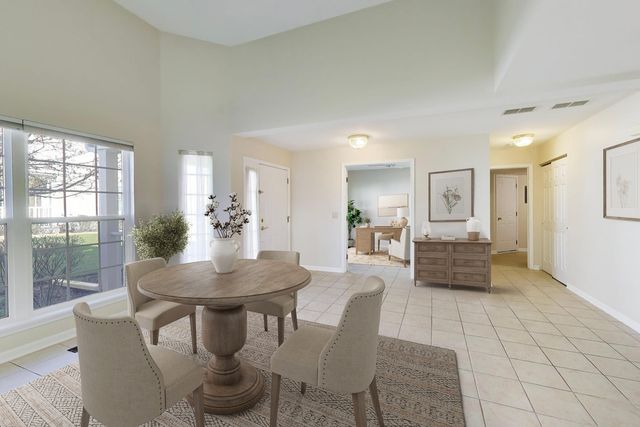 2710 Old Woods Trail, Plainfield, IL 60586