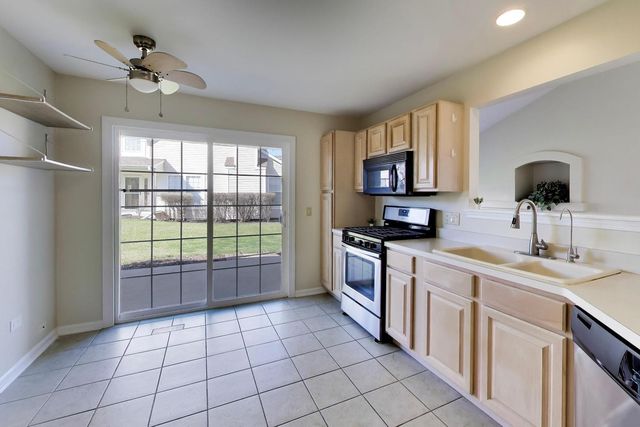 2710 Old Woods Trail, Plainfield, IL 60586