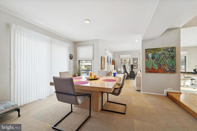 201 SPRINGHOUSE POND, Chesterbrook, PA 19087