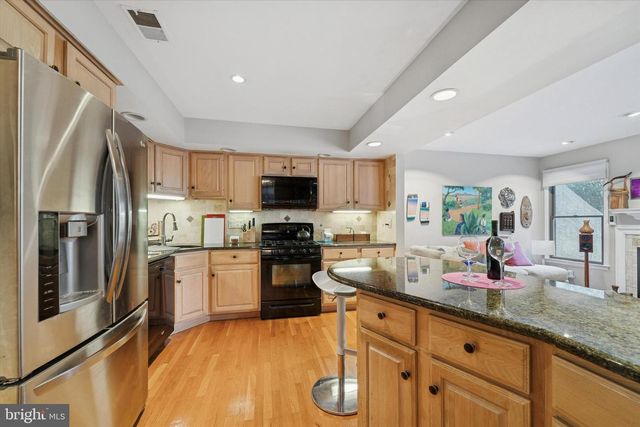 201 SPRINGHOUSE POND, Chesterbrook, PA 19087