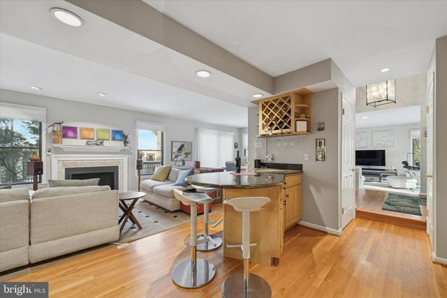 201 SPRINGHOUSE POND, Chesterbrook, PA 19087