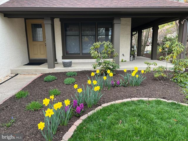 201 SPRINGHOUSE POND, Chesterbrook, PA 19087