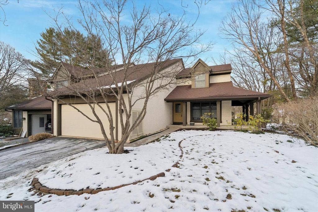 201 SPRINGHOUSE POND, Chesterbrook, PA 19087