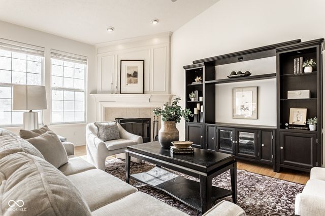 8977 Stonewick Way, Zionsville, IN 46077
