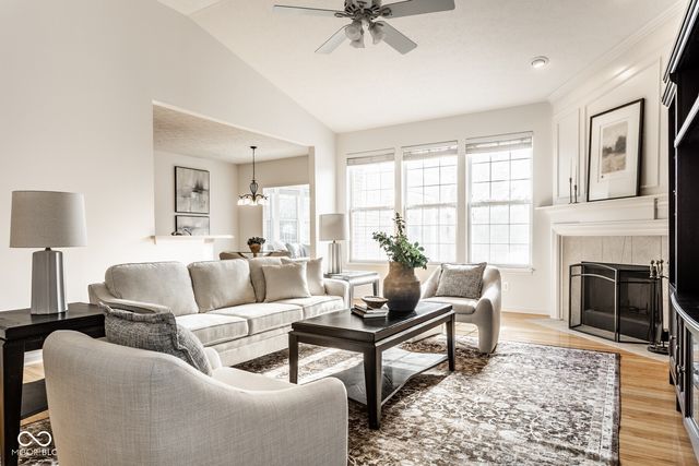 8977 Stonewick Way, Zionsville, IN 46077