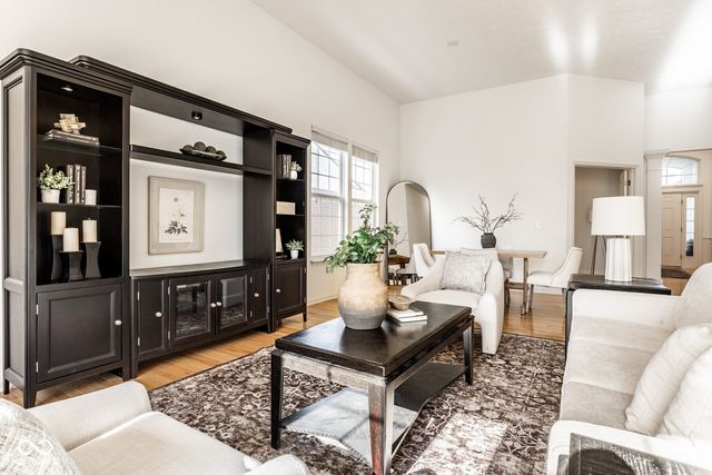 8977 Stonewick Way, Zionsville, IN 46077