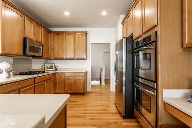 8977 Stonewick Way, Zionsville, IN 46077