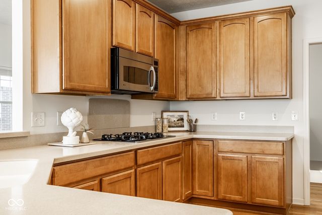 8977 Stonewick Way, Zionsville, IN 46077