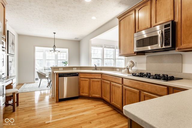 8977 Stonewick Way, Zionsville, IN 46077