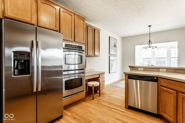 8977 Stonewick Way, Zionsville, IN 46077
