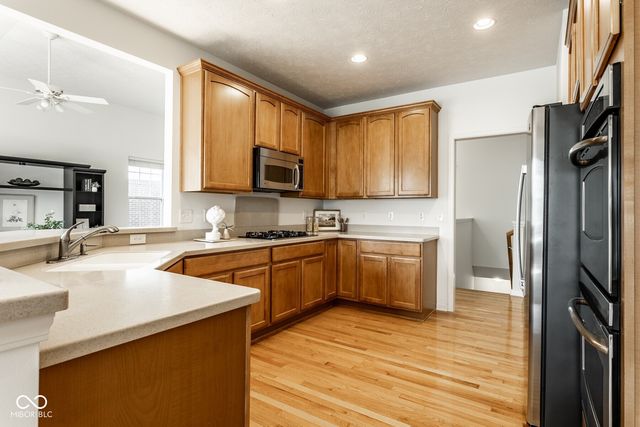 8977 Stonewick Way, Zionsville, IN 46077