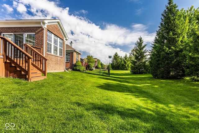 8977 Stonewick Way, Zionsville, IN 46077