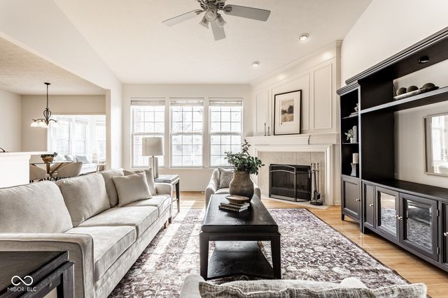 8977 Stonewick Way, Zionsville, IN 46077