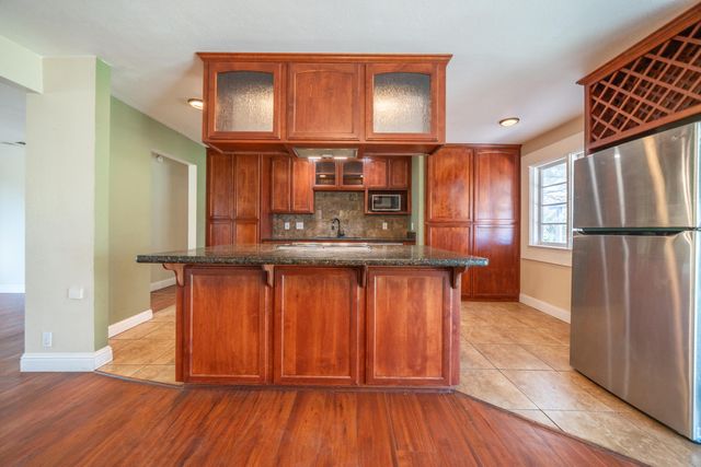 12141 Kern Drive, Redding, CA 96003