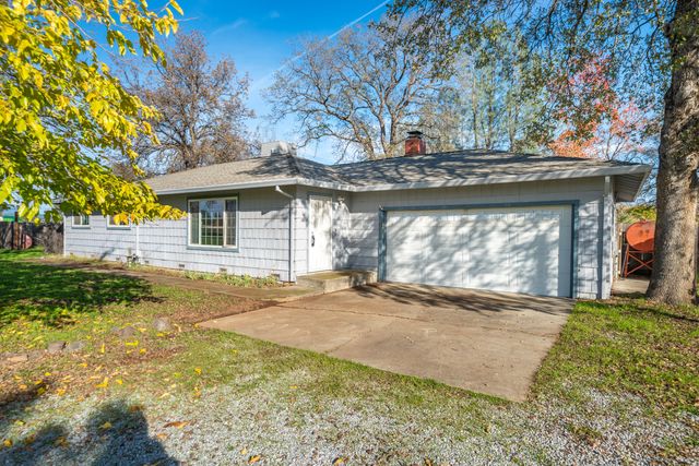 12141 Kern Drive, Redding, CA 96003