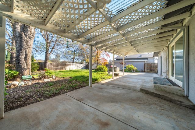 12141 Kern Drive, Redding, CA 96003