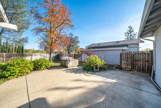12141 Kern Drive, Redding, CA 96003