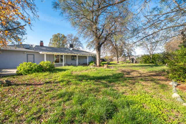 12141 Kern Drive, Redding, CA 96003